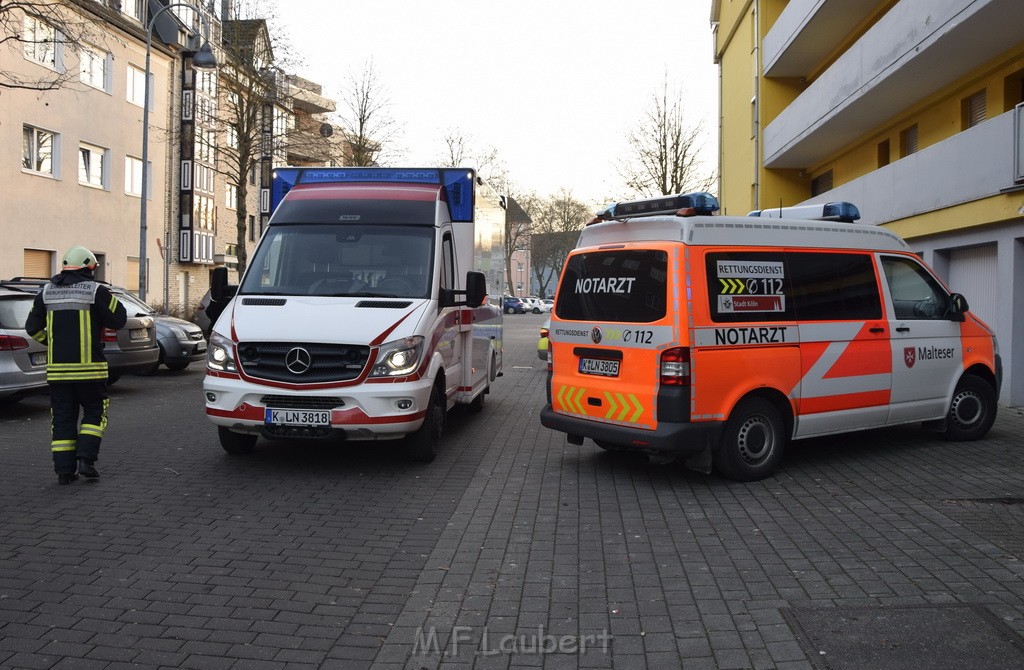 Feuer 1 Koeln Vingst Hesshofplatz P47.JPG - Miklos Laubert